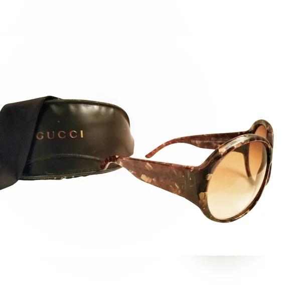 Rare vintage Gucci sunglasses with original case and dust  display picture 3